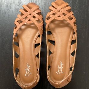 Crown Vintage brown flats size 9